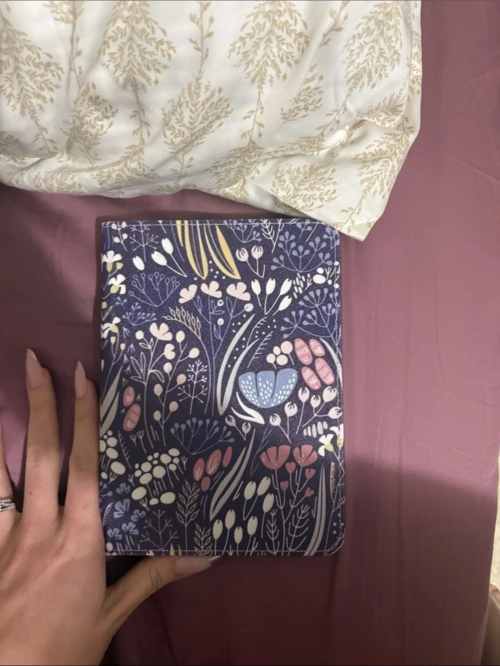 Amazon Kindle e-reader in Dark Purple Protective Cover